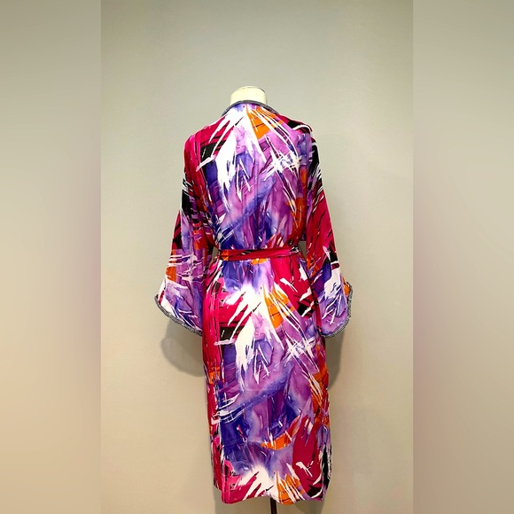 TIFFANYSLABEL PRINTED COLORFUL KIMONO TOP/WRAP W/RHINESTONE APPLICATION & BELT - Picture 9 of 11